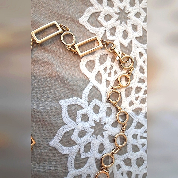 💥SALE💥Beautiful Bright Gold Chain Fashion Belt - Picture 5 of 6